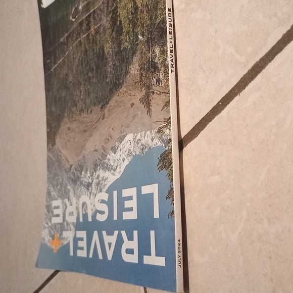 Magazines - Picture 3 of 3